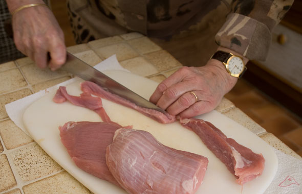 Découpe des lamelles de veau