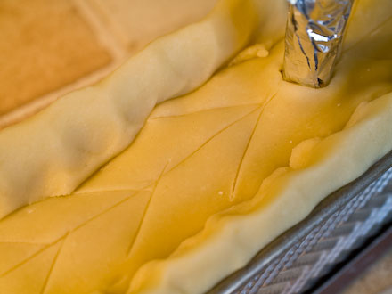 L'assemblage du pâté-croûte de Mamily