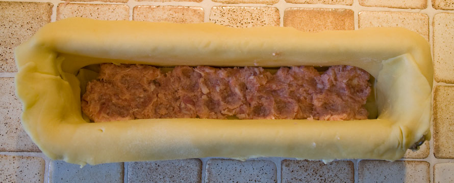 L'assemblage du pâté-croûte de Mamily